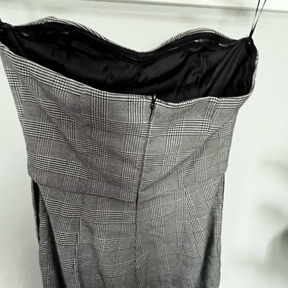 DYNAMITE JUMPSUIT ROMPER IN LIKE NEW CONDITION ( USED ONLY ONCE) - Picture 5 of 5